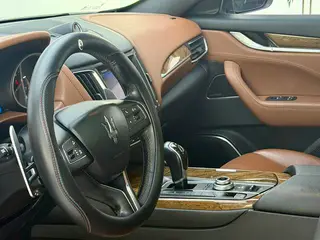 Maserati Levante 2016 3.0T Levante interior photo 9 Maserati Levante 2016 3.0T Levante interior photo 9