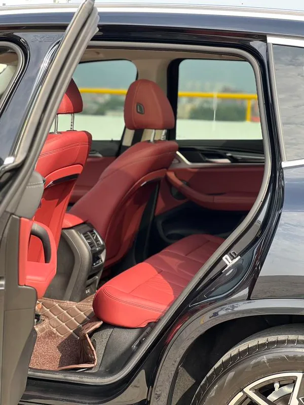 BMW X3 2022 xDrive25i M Sports suit interior photo 8 BMW X3 2022 xDrive25i M Sports suit interior photo 8