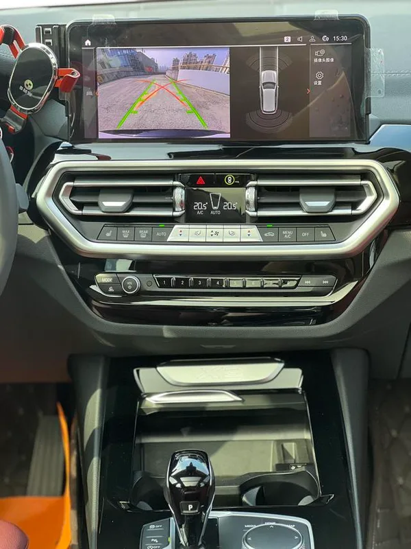 BMW X3 2022 xDrive25i M Sports suit interior photo 11 BMW X3 2022 xDrive25i M Sports suit interior photo 11