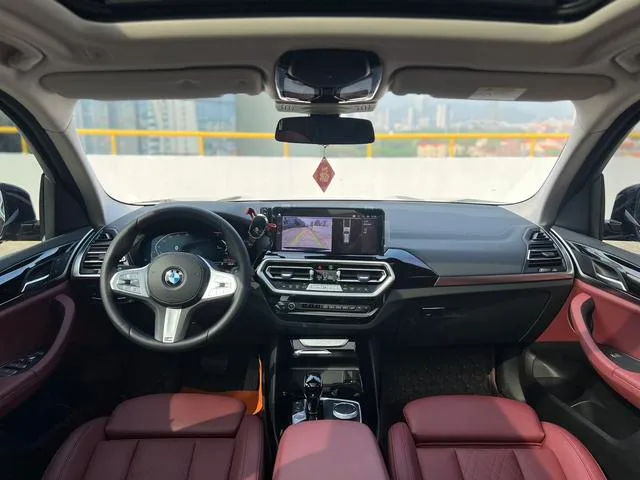BMW X3 2022 xDrive25i M Sports suit interior photo 13 BMW X3 2022 xDrive25i M Sports suit interior photo 13