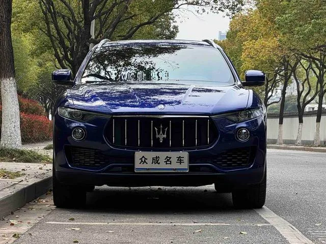 Maserati Levante 2019 3.0T 350Hp Standard Edition China V exterior photo 2 Maserati Levante 2019 3.0T 350Hp Standard Edition China V exterior photo 2