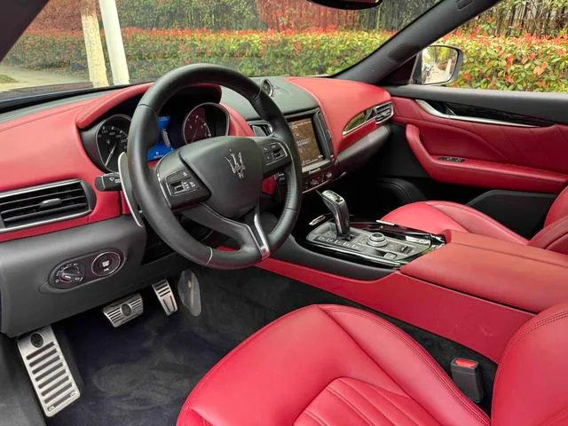 Maserati Levante 2019 3.0T 350Hp Standard Edition China V exterior photo 6 Maserati Levante 2019 3.0T 350Hp Standard Edition China V exterior photo 6