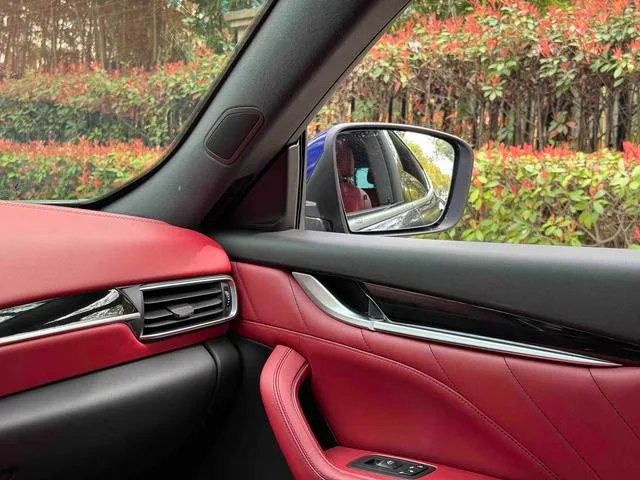 Maserati Levante 2019 3.0T 350Hp Standard Edition China V interior photo 10 Maserati Levante 2019 3.0T 350Hp Standard Edition China V interior photo 10