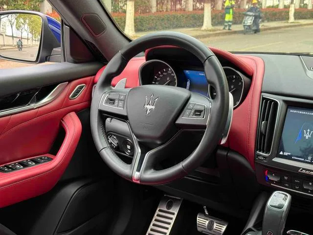 Maserati Levante 2019 3.0T 350Hp Standard Edition China V interior photo 11 Maserati Levante 2019 3.0T 350Hp Standard Edition China V interior photo 11