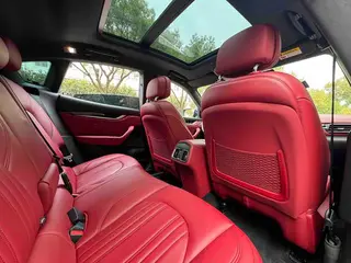 Maserati Levante 2019 3.0T 350Hp Standard Edition China V interior photo 12 Maserati Levante 2019 3.0T 350Hp Standard Edition China V interior photo 12