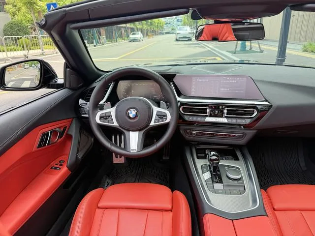 BMW Z4 2022 M40i M Sport Performance Edition interior photo 7 BMW Z4 2022 M40i M Sport Performance Edition interior photo 7