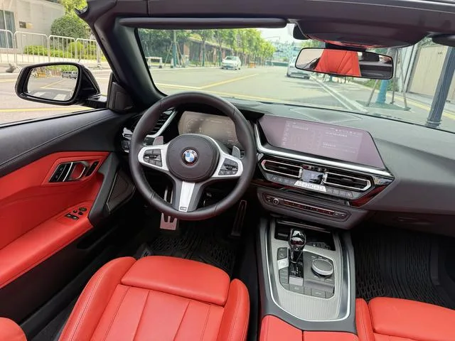 BMW Z4 2022 M40i M Sport Performance Edition interior photo 8 BMW Z4 2022 M40i M Sport Performance Edition interior photo 8