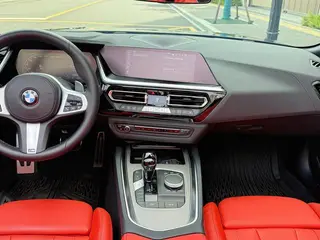 BMW Z4 2022 M40i M Sport Performance Edition interior photo 9 BMW Z4 2022 M40i M Sport Performance Edition interior photo 9