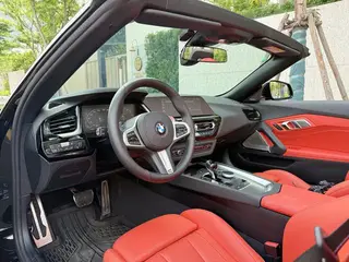 BMW Z4 2022 M40i M Sport Performance Edition interior photo 10 BMW Z4 2022 M40i M Sport Performance Edition interior photo 10