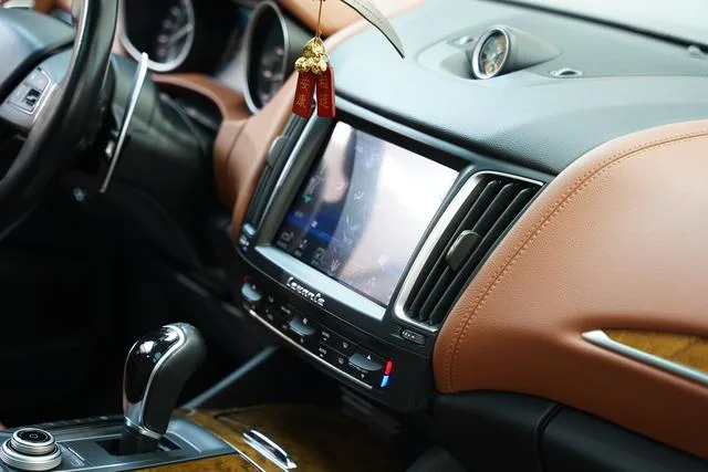 Maserati Levante 2016 3.0T Levante interior photo 12 Maserati Levante 2016 3.0T Levante interior photo 12
