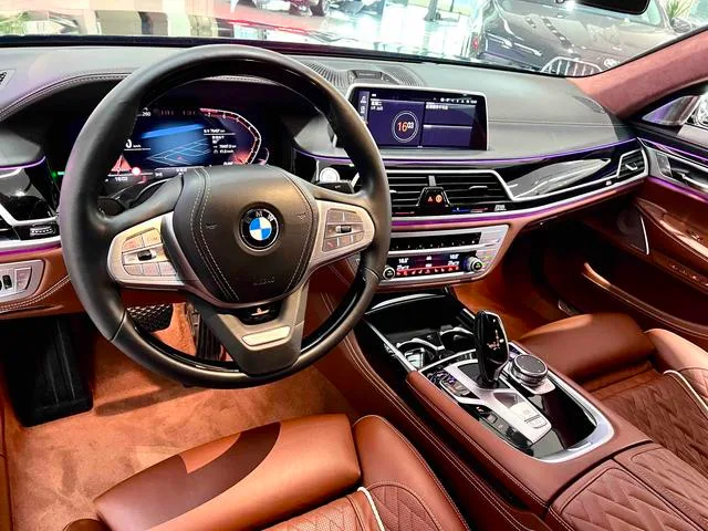 BMW 7 Series 2021 740Li xDrive Tipo administrativo Traje de lujo exterior foto 5 BMW 7 Series 2021 740Li xDrive Tipo administrativo Traje de lujo exterior foto 5