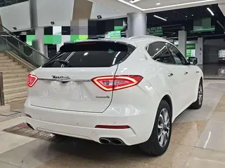 Maserati Levante 2016 3.0T Levante exterior foto 6 Maserati Levante 2016 3.0T Levante exterior foto 6