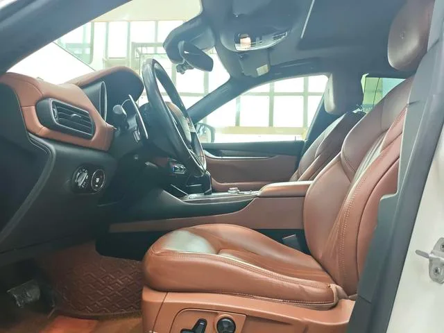 Maserati Levante 2016 3.0T Levante exterior foto 7 Maserati Levante 2016 3.0T Levante exterior foto 7