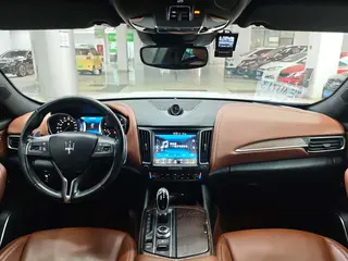 Maserati Levante 2016 3.0T Levante interior foto 11 Maserati Levante 2016 3.0T Levante interior foto 11