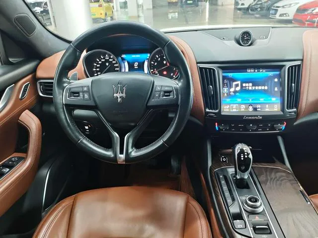 Maserati Levante 2016 3.0T Levante interior foto 12 Maserati Levante 2016 3.0T Levante interior foto 12