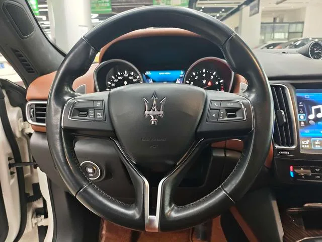 Maserati Levante 2016 3.0T Levante interior foto 13 Maserati Levante 2016 3.0T Levante interior foto 13