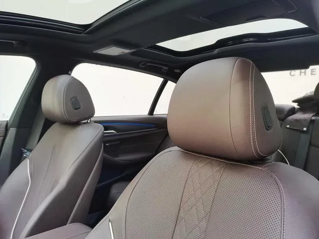 BMW 5 Series 2021 Restyling 530Li Leading Type M Sports suit exterior photo 5 BMW 5 Series 2021 Restyling 530Li Leading Type M Sports suit exterior photo 5