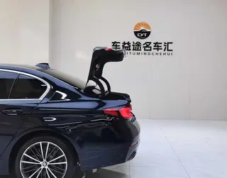 BMW 5 Series 2021 Restyling 530Li Leading Type M Sports suit interior photo 11 BMW 5 Series 2021 Restyling 530Li Leading Type M Sports suit interior photo 11