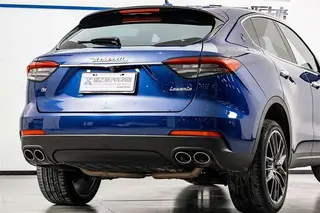 Maserati Levante 2021 3.0T Стандартная версия экстерьер фото 7 Maserati Levante 2021 3.0T Стандартная версия экстерьер фото 7
