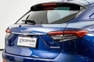 Maserati Levante 2021 3.0T Стандартная версия экстерьер фото 8 Maserati Levante 2021 3.0T Стандартная версия экстерьер фото 8