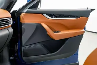 Maserati Levante 2021 3.0T Стандартная версия интерьер фото 15 Maserati Levante 2021 3.0T Стандартная версия интерьер фото 15