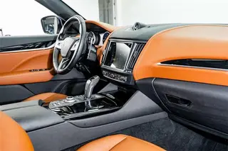 Maserati Levante 2021 3.0T Стандартная версия интерьер фото 17 Maserati Levante 2021 3.0T Стандартная версия интерьер фото 17