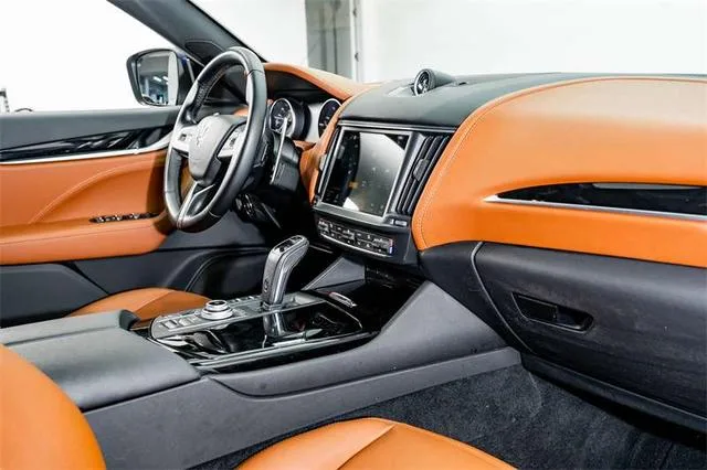 Maserati Levante 2021 3.0T Стандартная версия интерьер фото 17 Maserati Levante 2021 3.0T Стандартная версия интерьер фото 17