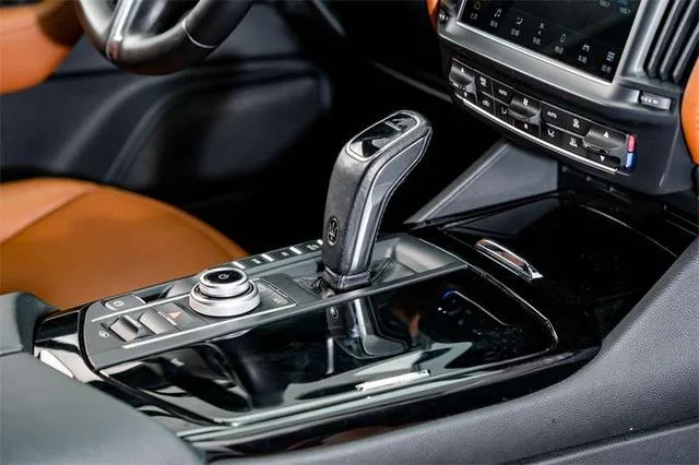Maserati Levante 2021 3.0T Стандартная версия интерьер фото 18 Maserati Levante 2021 3.0T Стандартная версия интерьер фото 18
