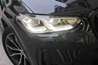 BMW X3 2022 Модификация xDrive30i Лидирующий M Ночной костюм экстерьер фото 4 BMW X3 2022 Модификация xDrive30i Лидирующий M Ночной костюм экстерьер фото 4