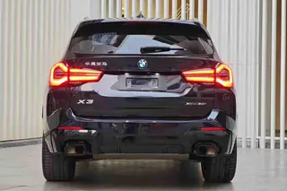 BMW X3 2022 Модификация xDrive30i Лидирующий M Ночной костюм экстерьер фото 7 BMW X3 2022 Модификация xDrive30i Лидирующий M Ночной костюм экстерьер фото 7