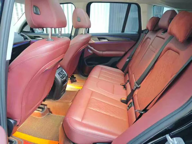 BMW X3 2022 Модификация xDrive30i Лидирующий M Ночной костюм экстерьер фото 8 BMW X3 2022 Модификация xDrive30i Лидирующий M Ночной костюм экстерьер фото 8