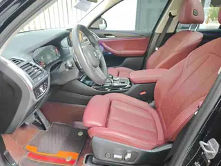 BMW X3 2022 Модификация xDrive30i Лидирующий M Ночной костюм экстерьер фото 9 BMW X3 2022 Модификация xDrive30i Лидирующий M Ночной костюм экстерьер фото 9