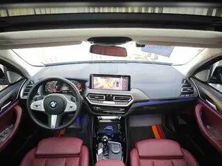 BMW X3 2022 Модификация xDrive30i Лидирующий M Ночной костюм интерьер фото 10 BMW X3 2022 Модификация xDrive30i Лидирующий M Ночной костюм интерьер фото 10