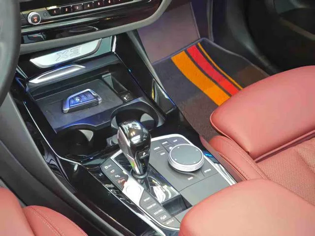 BMW X3 2022 Модификация xDrive30i Лидирующий M Ночной костюм интерьер фото 14 BMW X3 2022 Модификация xDrive30i Лидирующий M Ночной костюм интерьер фото 14