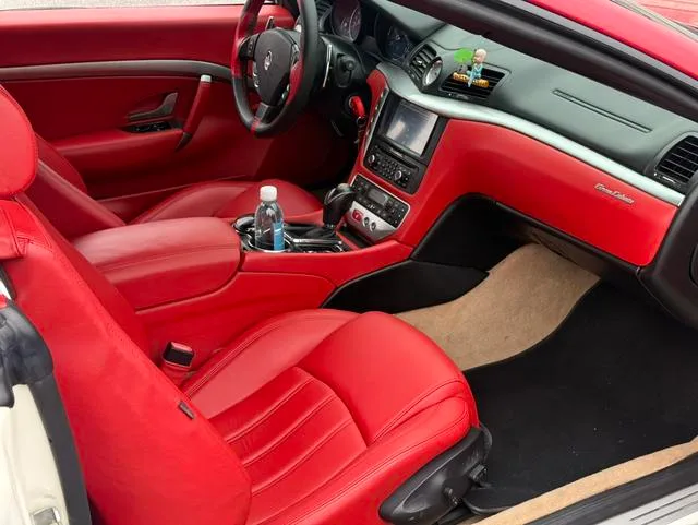 Maserati GranCabrio 2012 4.7L Sport interior foto 16 Maserati GranCabrio 2012 4.7L Sport interior foto 16