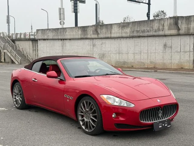 Maserati GranCabrio 2012 4.7L Sport interior foto 17 Maserati GranCabrio 2012 4.7L Sport interior foto 17