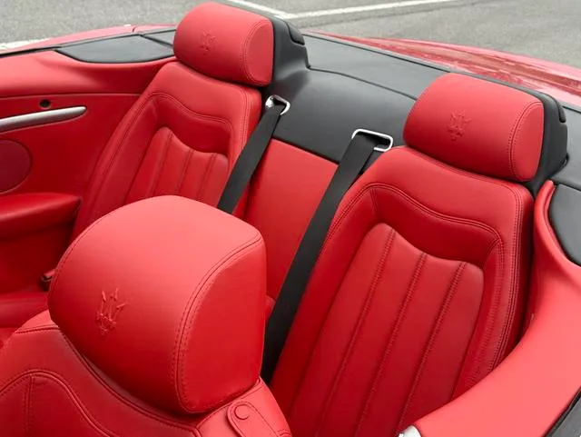 Maserati GranCabrio 2012 4.7L Sport interior foto 19 Maserati GranCabrio 2012 4.7L Sport interior foto 19