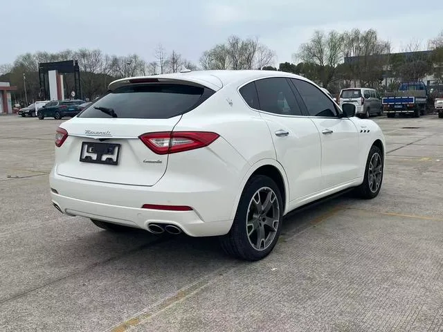 Maserati Levante 2020 3.0T Luxury Edition interior photo 9 Maserati Levante 2020 3.0T Luxury Edition interior photo 9