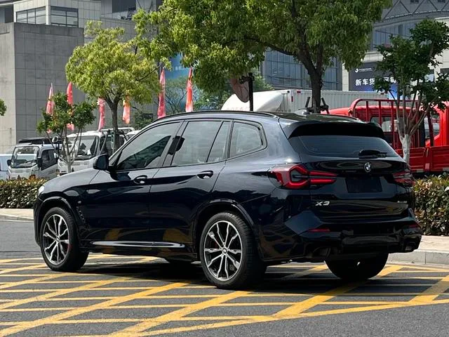 BMW X3 2022 Restyling xDrive30i Premium Class M Obsidian Night Suit exterior photo 4 BMW X3 2022 Restyling xDrive30i Premium Class M Obsidian Night Suit exterior photo 4