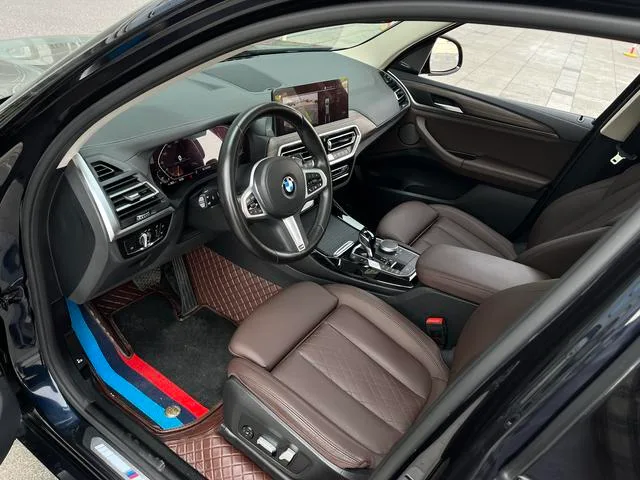 BMW X3 2022 Restyling xDrive30i Premium Class M Obsidian Night Suit interior photo 11 BMW X3 2022 Restyling xDrive30i Premium Class M Obsidian Night Suit interior photo 11