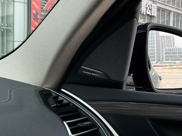 BMW X3 2022 Restyling xDrive30i Premium Class M Obsidian Night Suit interior photo 18 BMW X3 2022 Restyling xDrive30i Premium Class M Obsidian Night Suit interior photo 18