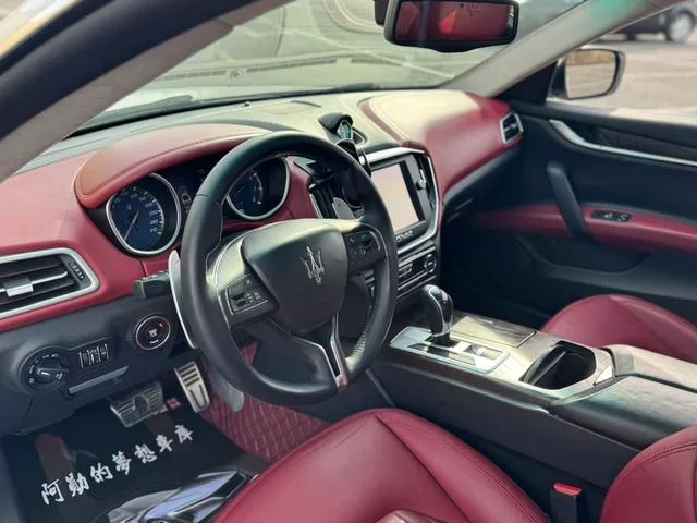 Maserati Ghibli 2014 3.0T Standard Edition interior photo 8 Maserati Ghibli 2014 3.0T Standard Edition interior photo 8