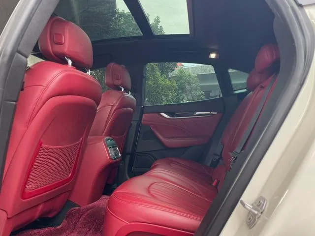 Maserati Levante 2021 3.0T Standard Edition interior photo 12 Maserati Levante 2021 3.0T Standard Edition interior photo 12