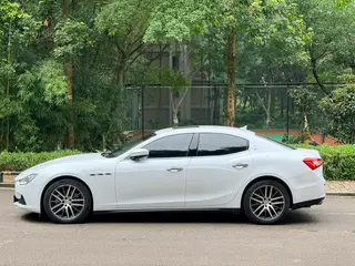 Maserati Ghibli 2017 3.0T Standard Edition interior photo 8 Maserati Ghibli 2017 3.0T Standard Edition interior photo 8