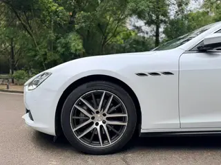 Maserati Ghibli 2017 3.0T Standard Edition interior photo 9 Maserati Ghibli 2017 3.0T Standard Edition interior photo 9