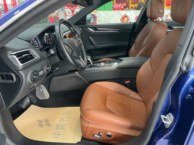 Maserati Ghibli 2021 2.0T Sharp Edition interior photo 11 Maserati Ghibli 2021 2.0T Sharp Edition interior photo 11