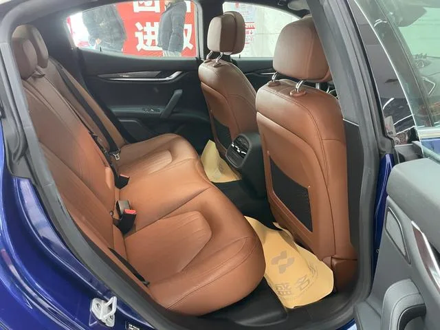 Maserati Ghibli 2021 2.0T Sharp Edition interior photo 17 Maserati Ghibli 2021 2.0T Sharp Edition interior photo 17
