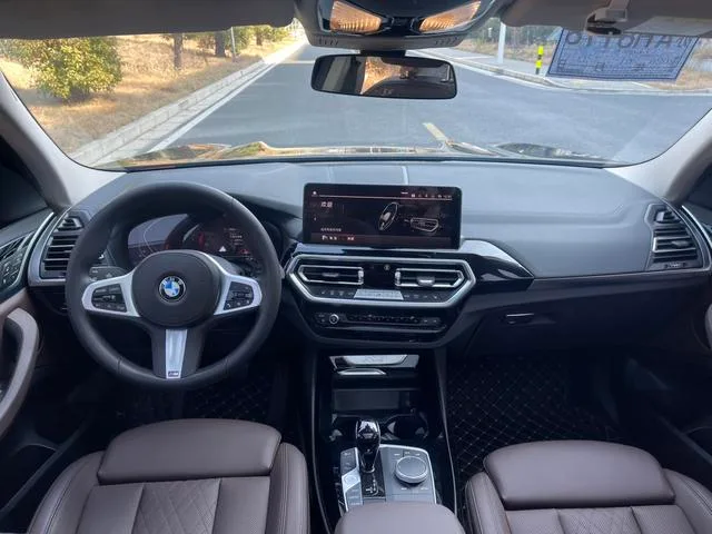 BMW X3 2022 Reforma xDrive25i M Conjunto deportivo interior foto 11 BMW X3 2022 Reforma xDrive25i M Conjunto deportivo interior foto 11