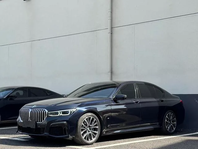 BMW 7 Series 2022 740Li Tipo de lujo M Conjunto deportivo exterior foto 1 BMW 7 Series 2022 740Li Tipo de lujo M Conjunto deportivo exterior foto 1