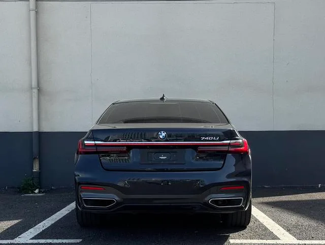 BMW 7 Series 2022 740Li Tipo de lujo M Conjunto deportivo exterior foto 5 BMW 7 Series 2022 740Li Tipo de lujo M Conjunto deportivo exterior foto 5